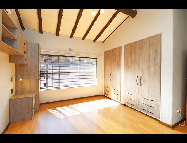 4 BEDROOM HOUSE FOR SALE IN WELTEVREDEN PARK